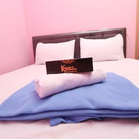 กามาร์ เกลัวร์กา มังกา เบซาร์ ชาเรียะห์ Hotel จาการ์ตา ภายนอก รูปภาพ