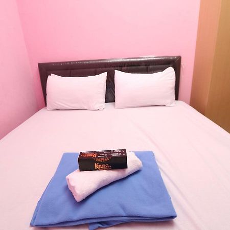 กามาร์ เกลัวร์กา มังกา เบซาร์ ชาเรียะห์ Hotel จาการ์ตา ภายนอก รูปภาพ