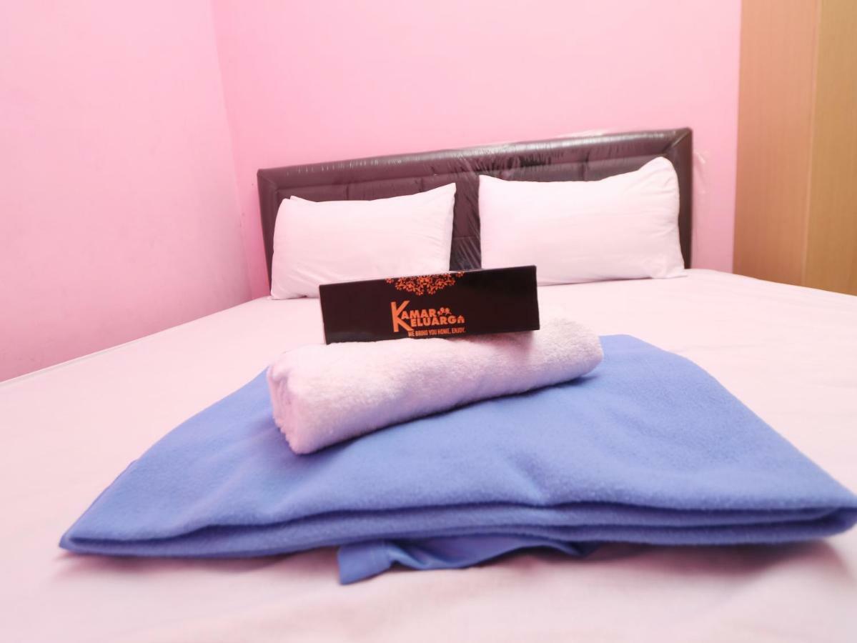 กามาร์ เกลัวร์กา มังกา เบซาร์ ชาเรียะห์ Hotel จาการ์ตา ภายนอก รูปภาพ