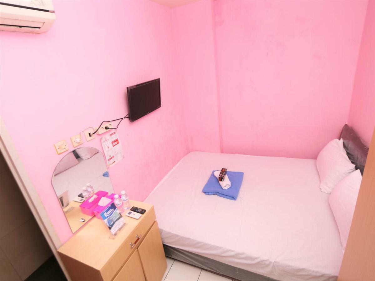 กามาร์ เกลัวร์กา มังกา เบซาร์ ชาเรียะห์ Hotel จาการ์ตา ภายนอก รูปภาพ
