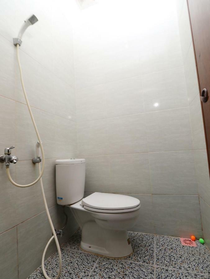 กามาร์ เกลัวร์กา มังกา เบซาร์ ชาเรียะห์ Hotel จาการ์ตา ภายนอก รูปภาพ